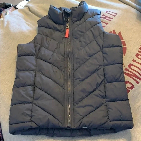Old Navy Grey puffer vest size M youth - Picture 1 of 6
